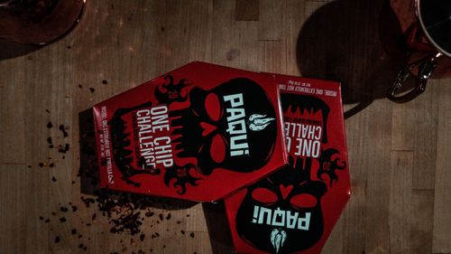 „One Chip Challenge” a fost retras din magazinele din SUA, după ce un adolescent a murit în urma provocării de a mânca un chips extrem de iute/ Provocarea, rostogolită și de unii youtuberi din România