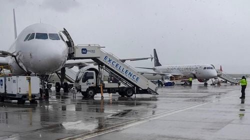 UPDATE Aeroportul din München s-a redeschis după ce zeci de zboruri au fost suspendate din cauza apariţiei unor drone