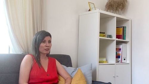 INTERVIU Ramona Costescu, Asociația Aliat pentru Sănătate Mintală / Cum vorbim despre droguri: Este multă ostilitate în tonul folosit, așa nu avem cum să vedem cauzalitatea acestui fenomen / Prevenția este mult mai eficientă la costuri pe termen lung