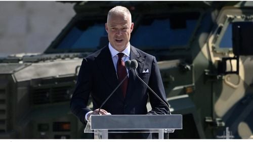 Nici Ungaria, nici NATO nu se pot implica în războiul din Ucraina, a declarat ministrul ungar al Apărării Naţionale, Kristóf Szalay-Bobrovniczk: O țară în război ar trage întreaga alianță NATO în conflict