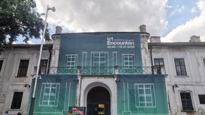 VIDEO-FOTO Art Encounters 2025 deschide porțile gândirii critice la Timișoara: A început cea mai importantă bienală de artă contemporană din România