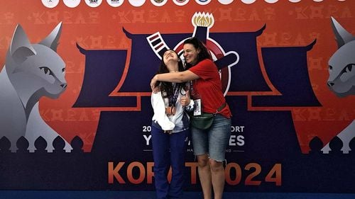 Povestea campioanei cu jumătate de creier: Ana Elena Coman a câștigat patru medalii la prima sa competiție internațională de atletism pentru paralimpici