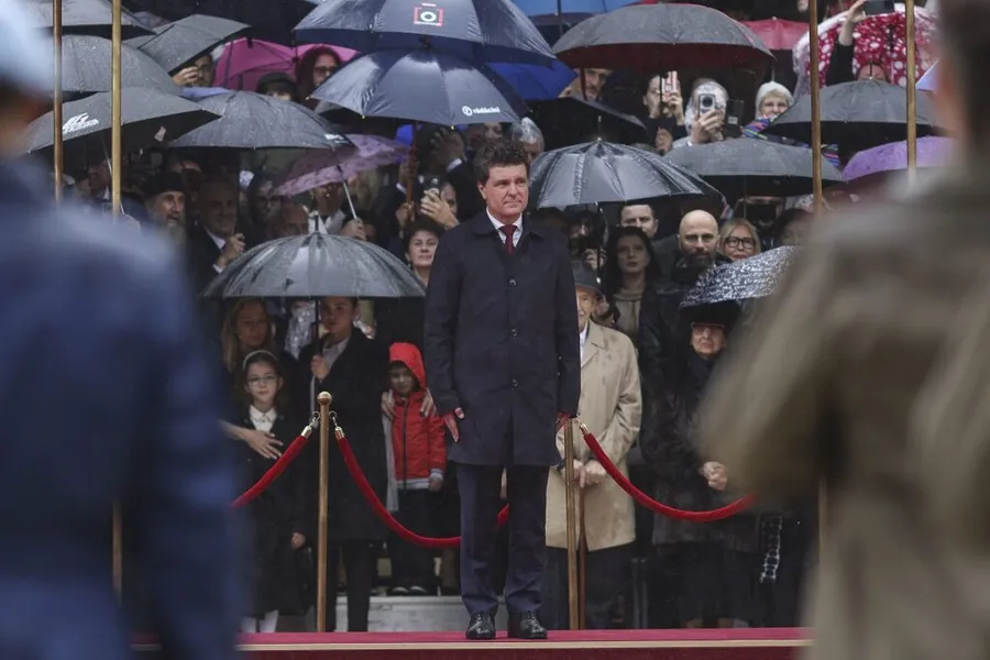 Nicușor Dan ceremonie militară Palatul Cotroceni
