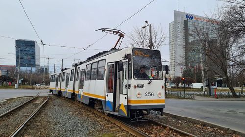 Nicușor Dan anunță că marți cel puțin 40% din tramvaie și autobuze vor fi din nou pe traseu: ”Tot mai mulți vatmani și șoferi înțeleg că această aventură trebuie să se sfârșească”