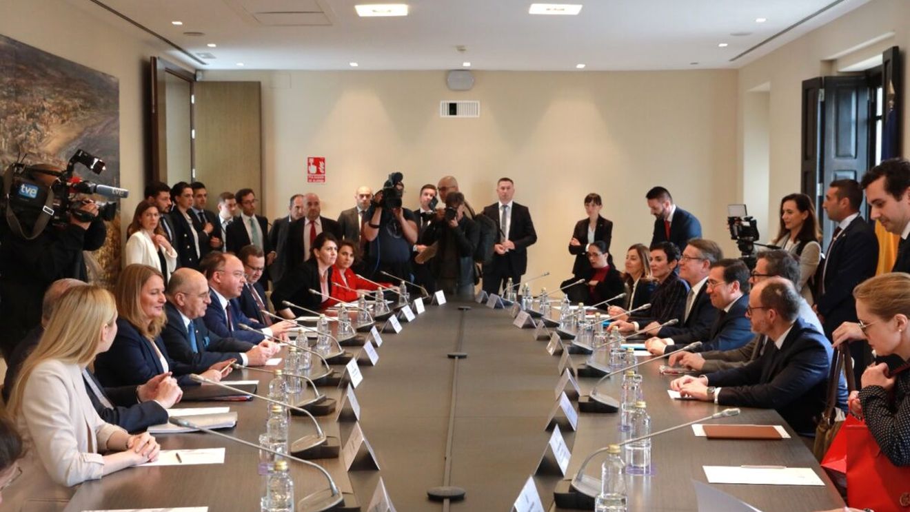 România, Polonia și Spania au ținut prima ședință a formatului diplomatic numit ”Valencia Trio”. Cele trei țări au obiective comune în UE și NATO, plus lărgirea Schengen și contracararea Rusiei