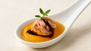 Rețeta de ton cu legume de sezon a chefului Andrei Hoban: Tonul este unul dintre ingredientele cele mai versatile din bucătăria internațională