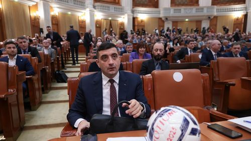 Partidul extremist AUR, criticat la moțiunea de cenzură pentru apropierea de Rusia. Bolojan: V-ați opus autorizării armatei române de a doborî dronele rusești 
