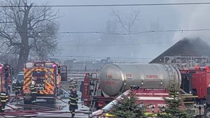 FOTO Incendiu la o pensiune din Gura Humorului / O persoană carbonizată