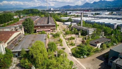 Ordinul Arhitecților a dat în judecată Primăria Braşov după ce primarul Scripcaru a anulat un concurs de soluții pentru regenerarea fostei platforme industriale Rulmentul / Suma cerută în instanţă: 70.000 de lei