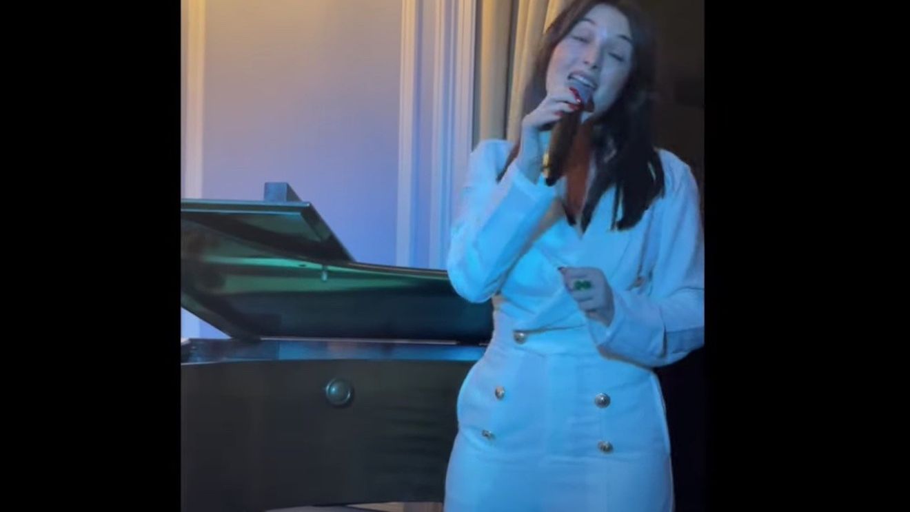 VIDEO UPDATE ”Maneaua” cântată la ICR Londra e de fapt "Ah Kardoula Mou" o melodie grecească / ”Nicidecum nu era vorba de maneaua "de ce mă minți””
