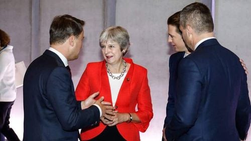 The Guardian: Donald Tusk spune că planul britanic este mort, iar Macron îi numeşte mincinoşi pe adepţii Brexit-ului