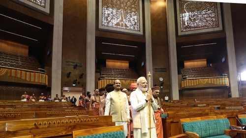 Sesiunea parlamentului indian, suspendată după acuzaţii de corupţie faţă de un afacerist apropiat premierului Modi