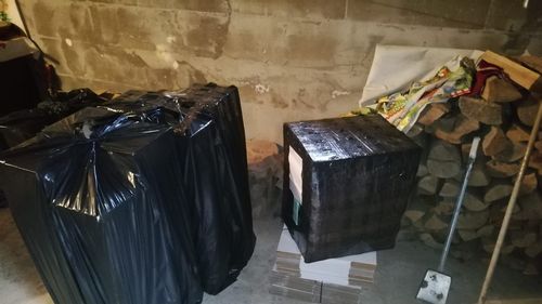 Percheziţii în Călăraşi şi Ilfov la persoane acuzate că au înşelat zeci de oameni cărora le vindeau măşti medicinale, trimiţându-le însă colete cu hârtie igienică