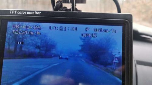 Tânăr prins la volan cu o viteză de 222 de km/h, băut şi drogat / Poliția a deschis dosar penal
