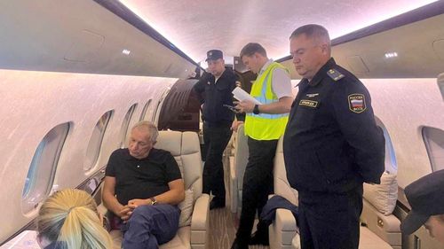 Om de afaceri rus, arestat dintr-un avion privat / Konstantin Strukov se pregătea să fugă în Turcia / Unul dintre cei mai bogați ruși și cândva apropiat al lui Putin, Strukov deține una din cele mai importante mine de aur din țară