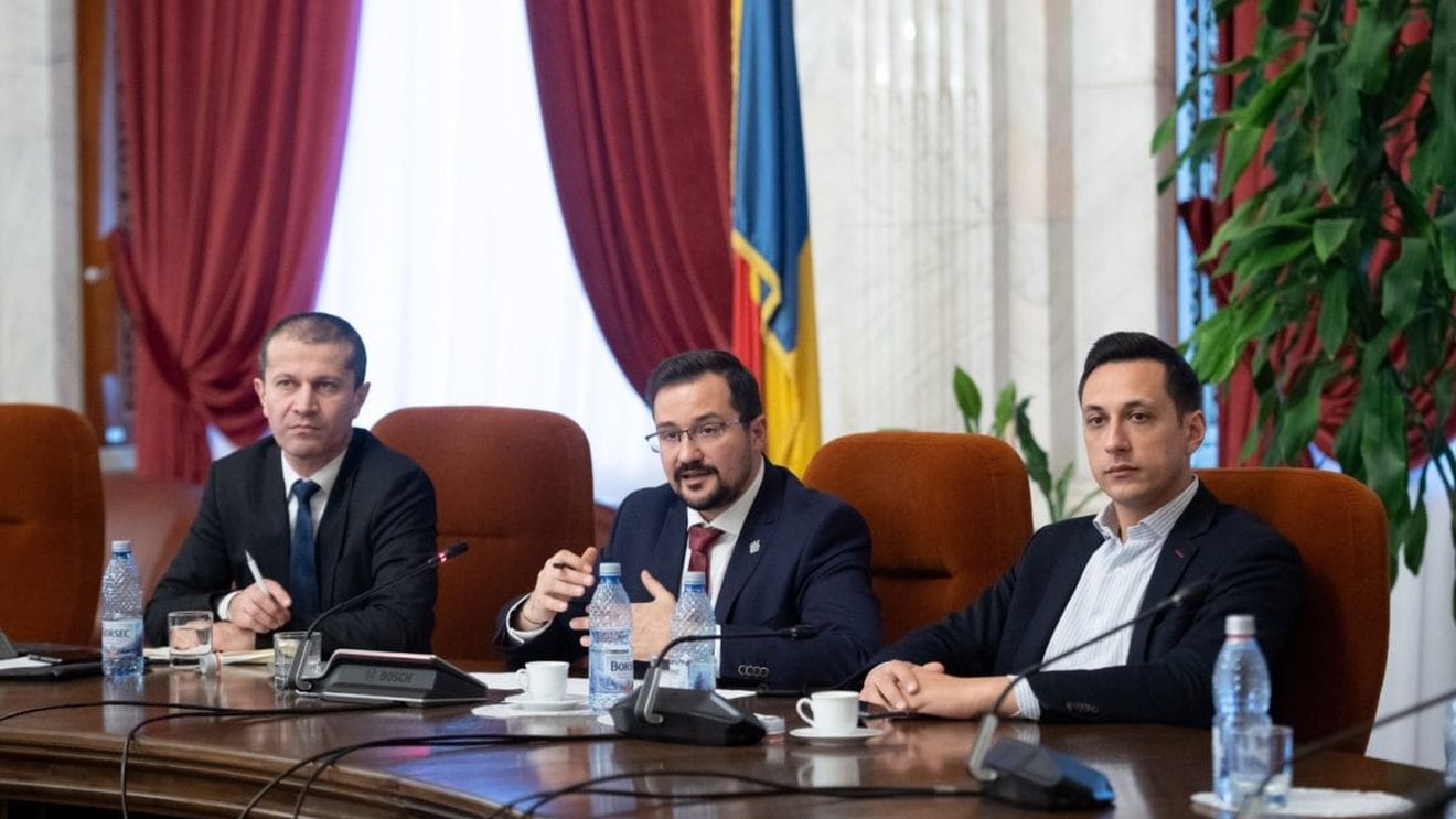 Senatorul USR George Dircă: Nu avem nevoie de o reglementare în ceea ce priveşte presa / ”O intervenţie legislativă ar putea să derapeze foarte uşor într-un abuz al libertăţii de exprimare"