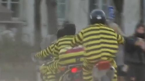 Franța: Rodeo urban – tineri exhibiționiști pe motociclete care creează pericol – un fenomen care îngrijorează autoritățile