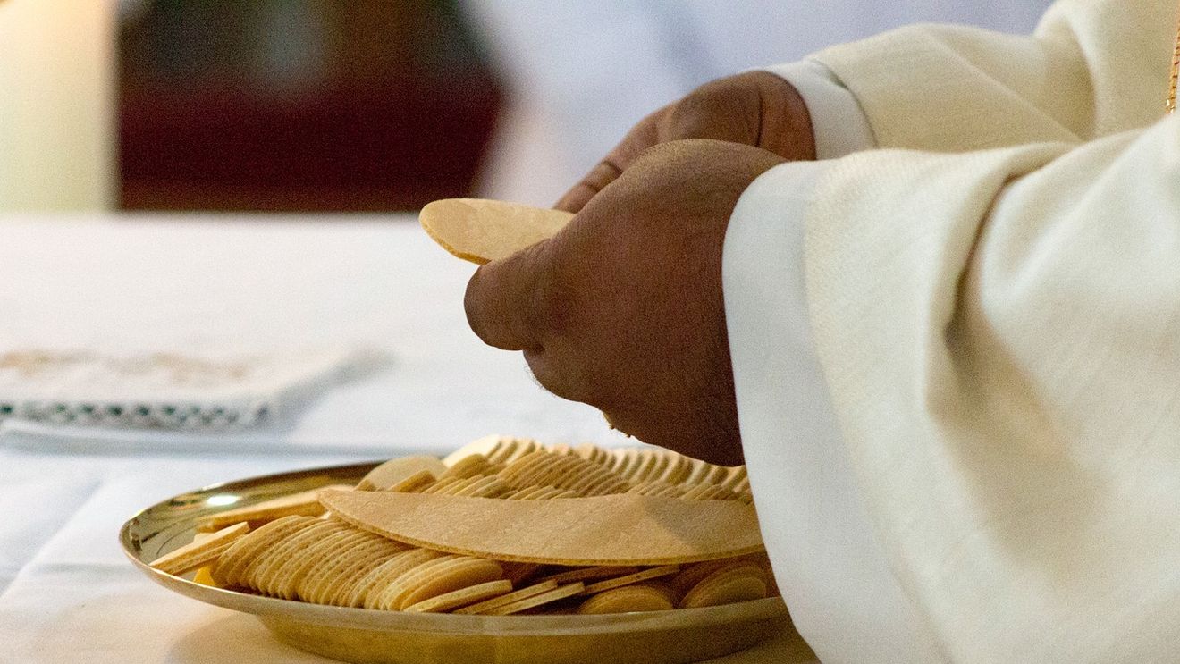 Germanii nereligioşi îi depăşesc pentru prima dată numeric pe catolici şi protestanţi