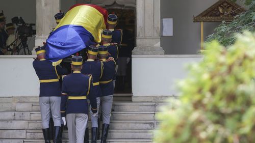 VIDEO Ion Iliescu, ignorat de români la funeralii. Zeci de mii de oameni la funeraliile lui Corneliu Coposu și Regelui Mihai, străzi pustii la Iliescu