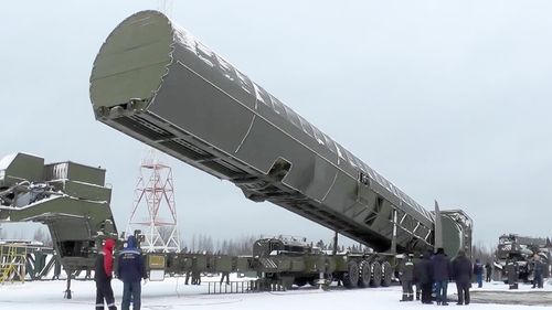Rusia a lansat o rachetă hipersonică împotriva Ucrainei / Oreșnik poate transporta încărcături nucleare / Kremlinul afirmă că este un răspuns la un atac asupra reședinței lui Vladimir Putin / Kievul susține că atacul nu a existat
