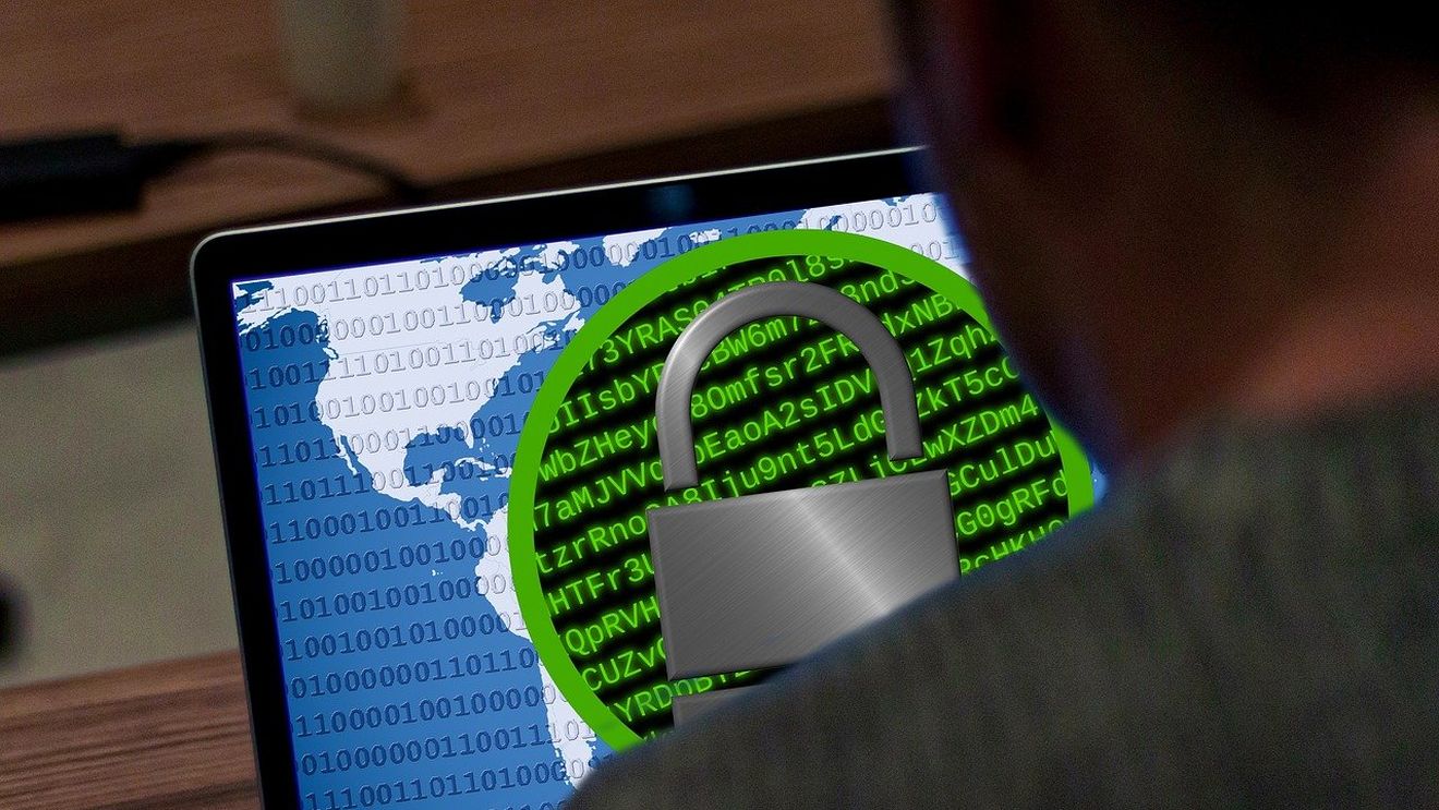 Un site de găzduire pentru ransomware care a ajutat infractorii să colecteze răscumpărări în bitcoin a fost confiscat, iar fondatorul său inculpat în SUA