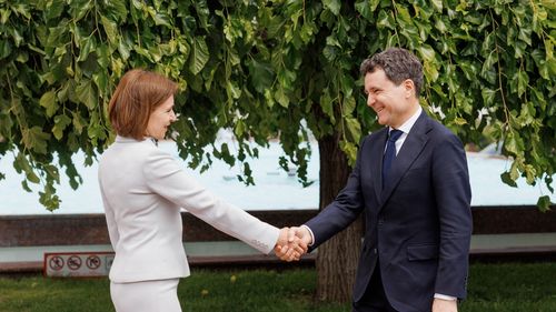 Maia Sandu l-a dus pe președintele Nicușor Dan să mănânce „cea mai bună zeamă” din Republica Moldova