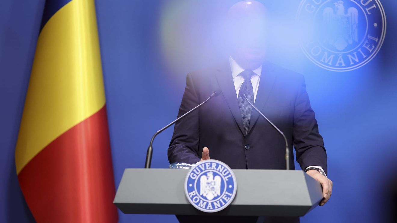 Apel public la transparență: Fotoreporterii Inquam Photos îi cer premierului Bolojan să le permită accesul înaintea ședințelor de guvern, nu să trimită jurnaliștilor poze făcute de angajații Executivului