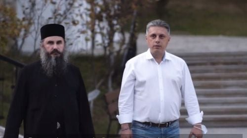VIDEO Încă un stareț de mănăstire în campania electorală pentru liberalul Mugur Cosmanciuc. Arsenie Popa: "L-am simțit pe domnul Mugur un om evlavios, sincer, un om de bine”
