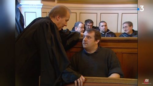 Un negaționist francez al Holocaustului, condamnat în Franța, a fost arestat în Scoția după doi ani pe fugă