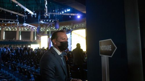 OFICIAL Parlamentarii PNL nu vor participa la votul pentru guvernul Cioloș. Vor fi prezenți la ședință, dar vor sta în bănci