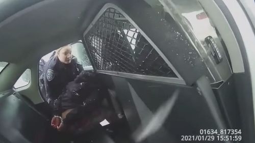 SUA: O înregistrare video arată poliţişti maltratând o fetiţă de culoare