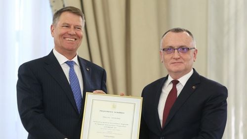 Cîmpeanu, întrebat dacă se simte vizat de ”toleranța zero pentru plagiat” invocată de Iohannis în deschiderea anului universitar: ”Mă simt vizat doar din perspectiva apărătorului eticii, a celui care a susținut profesionalizarea mecanismelor de sancționare și prevenire a plagiatului”