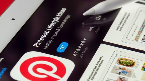 Reuters: PayPal a făcut o ofertă de preluare a site-ului de fotografii Pinterest, în valoare de 45 de miliarde de dolari