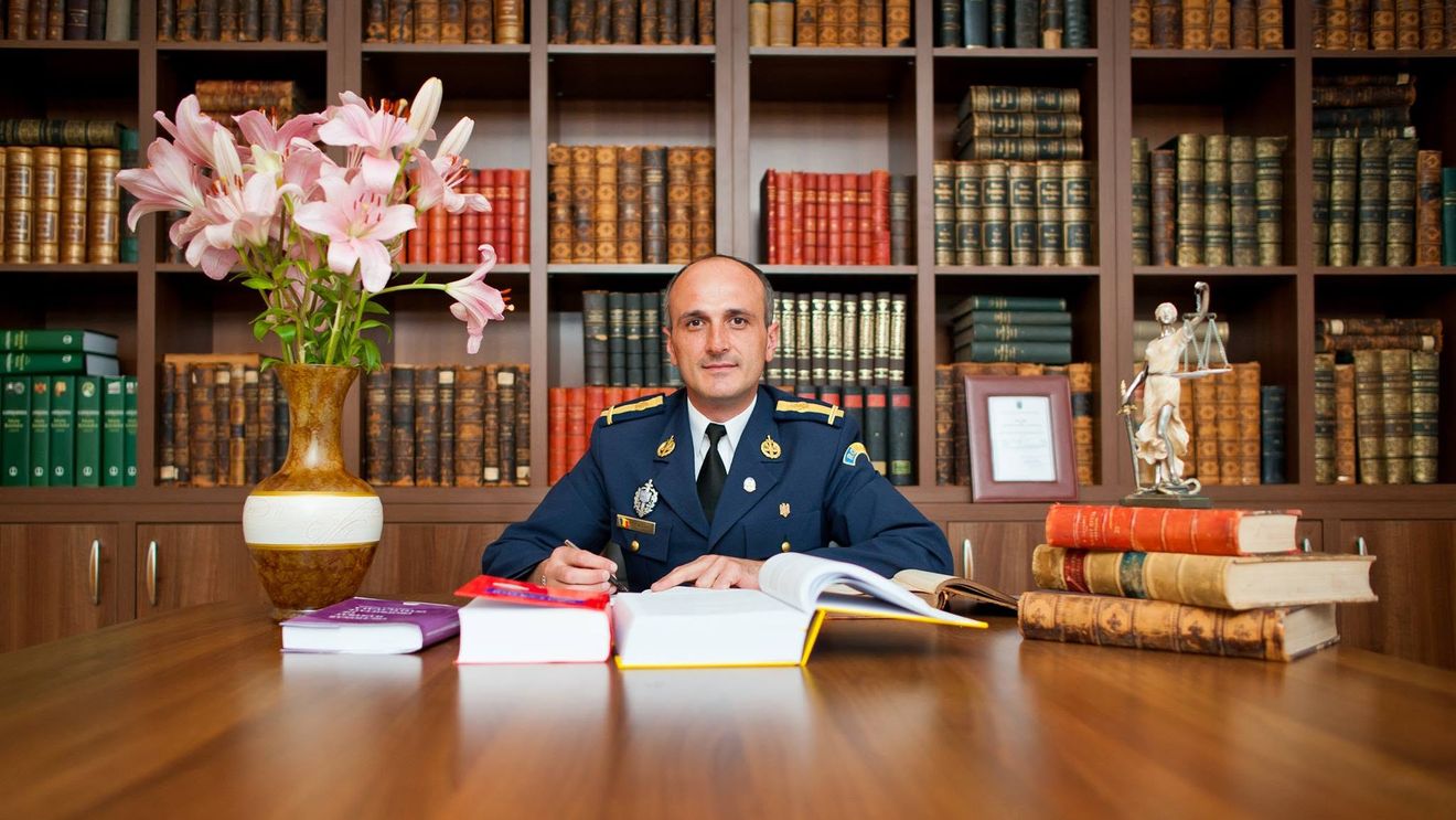 Colonelul Florin Talpan, juristul CSA Steaua, cercetat disciplinar de MApN / Biroul i-a fost sigilat, iar un laptop personal a fost ridicat