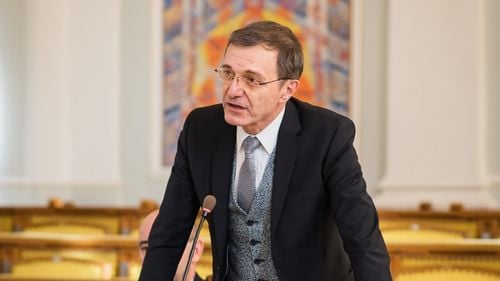 Ioan-Aurel Pop, președintele CNATDCU, și vicepreședinții Andruh, Banabic și Dumitru: Autoritățile naționale să se pronunțe urgent dacă Curtea de Conturi a României are atribuții de oportunitate academică. Instituția a impus includerea în contabilitate a oricărui rezultat științific. Ce “valoare contabilă” ar avea o poezie de Mircea Cărtărescu?