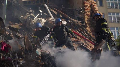 UPDATE Rusia a lansat un nou val de atacuri cu rachete asupra Ucrainei, inclusiv în Kiev. Primarul Klitschko: Două clădiri rezidențiale au fost lovite