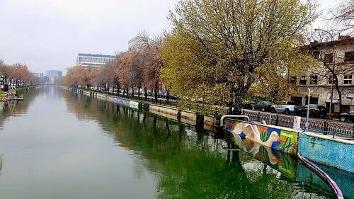 Nicușor Dan vrea trotuar suspendat deasupra râului Dâmbovița, între Piaţa Unirii și Podul Izvor: promenadă pietonală și piste de biciclete