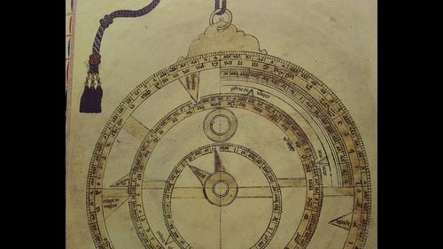 "Extraordinar": Cum s-au împletit știința islamică și cea evreiască în istoria unui astrolab din secolul al XI-lea