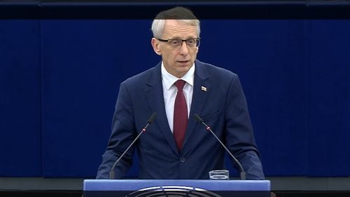 Premierul Bulgariei, Nikolai Denkov, în Parlamentul European: „Bulgaria îndeplinește toate criteriile de acces la Zona Schengen, orice întarziere este inacceptabilă și nu poate fi înțeleasă de public”/ „Cabinetul face numeroase eforturi pe care le vedeți și de asemenea multe altele diplomatice”