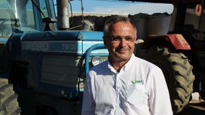 Fermierii din Bărăgan, tot ai afectați de schimbările climatice. Arnaud Perrein (agricultor): „Deși plouă tot atât cât ploua și înainte, plouă altfel. Acum ploaia vine doar atunci când nu ai nevoie de ea, iar când îți trebuie, lipsește”