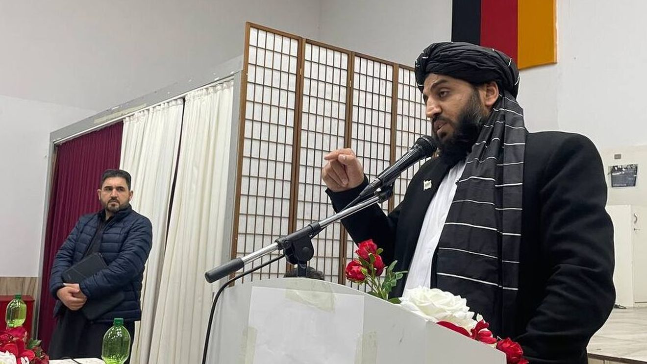 Apariția unui oficial taliban important la evenimente din Olanda și Germania a provocat stupoarea autorităților/ Anchetă despre cum a fost posibil să se pozeze cu ministrul olandez al Sănătății