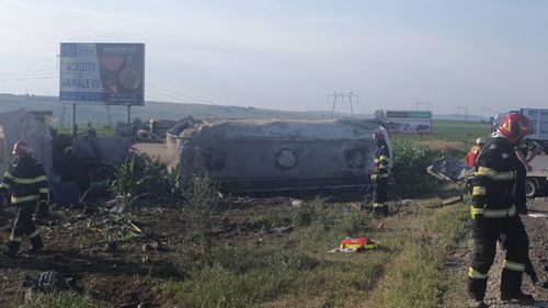 VIDEO Cinci morți, printre care doi minori, într-un accident pe DN2 Suceava-Fălticeni, între o autocisternă și un autoturism
