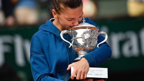 Simona Halep, despre huiduielile la adresa Gabrielei Firea: Am fost pe Arena Națională strict pentru oamenii de acolo, pentru a le arăta trofeul