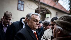 Maghiarii din Transilvania aduși cu autocarele la mitingurile electorale ale FIDESZ. Cum se folosește Viktor Orban în campanie de “trauma Trianonului”