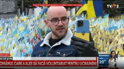 VIDEO Un voluntar român s-a mutat la Kiev să îi ajute pe ucraineni și le arată românilor realitățile războiului pe TikTok, deși se află în scaun cu rotile: „Nu am căutat să fiu faimos. Am vrut să arăt imaginile crude, neprocesate” - TVR Info