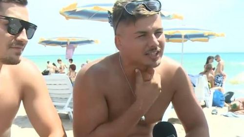 Coronavirusul, tratat cu inconștiență pe litoral: Pentru noi nu există pandemie / Bere încontinuu, ne hidratăm gâtul