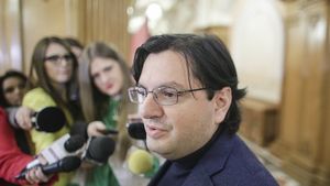 Nicolae Bănicioiu, trimis în judecată: Este acuzat că ar fi promis unor oameni de afaceri că intervine pentru numirea sau păstrarea în funcție a managerilor de spital/ DNA: Bănicioiu a luat mită aproape 4 milioane de lei