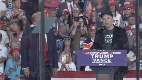 VIDEO Elon Musk, la mitingul de susținere a lui Donald Trump în Butler, Pennsylvania / CEO-ul Tesla i-a îndemnat pe americani să voteze în favoarea lui Trump