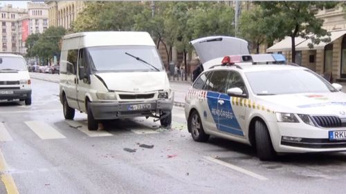 Autorităţile maghiare au găsit 4,4 kilograme de marijuana într-un microbuz care se deplasa din România spre Italia