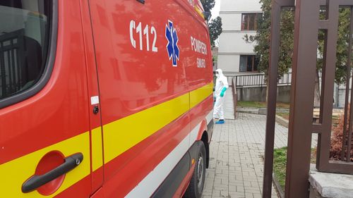 Nouă persoane au fost transportate la spital în urma accidentului de pe A1 în care un microbuz s-a răsturnat